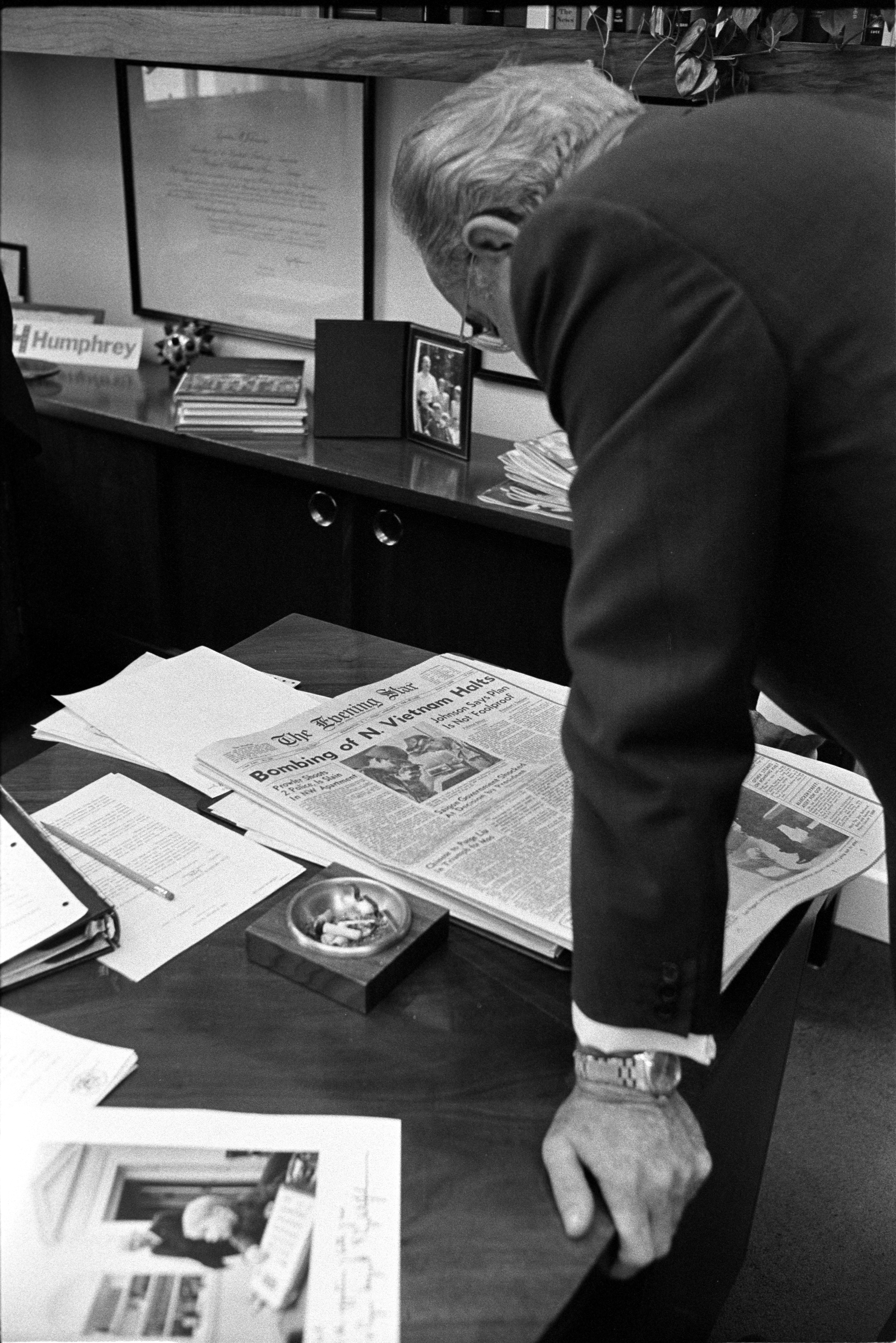LBJ Library photo by Mike Geissinger #B2316-31