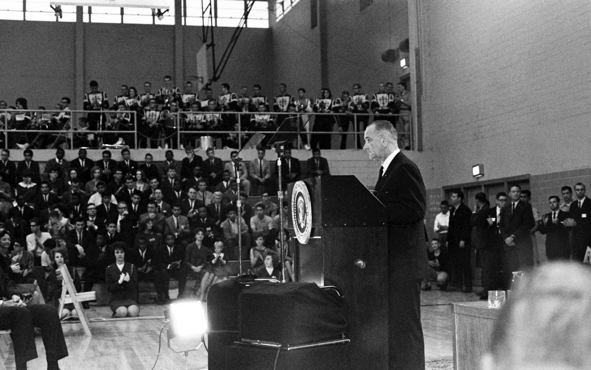 LBJ Library photo by Frank Wolfe #852-4-WH65.