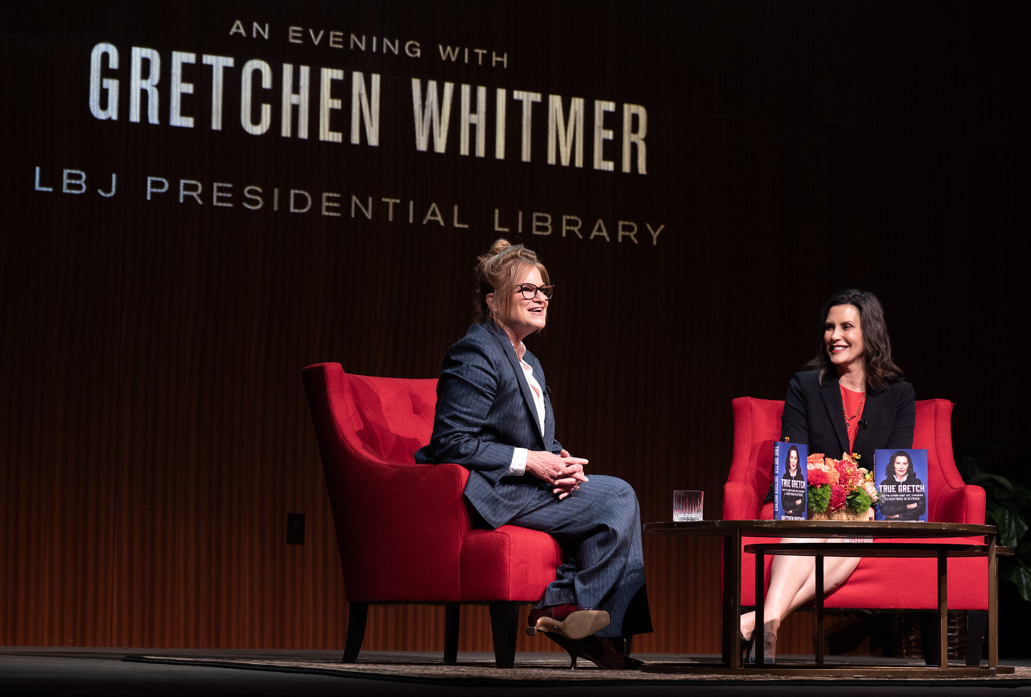 Jennifer Palmieri and Gretchen Whitmer