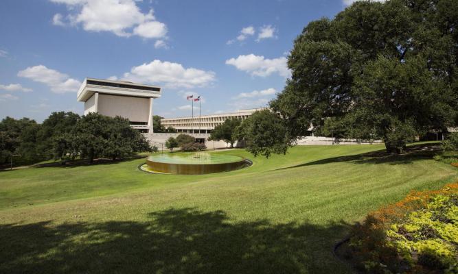 LBJ Library photo by Jay Godwin #DIG13910_029.