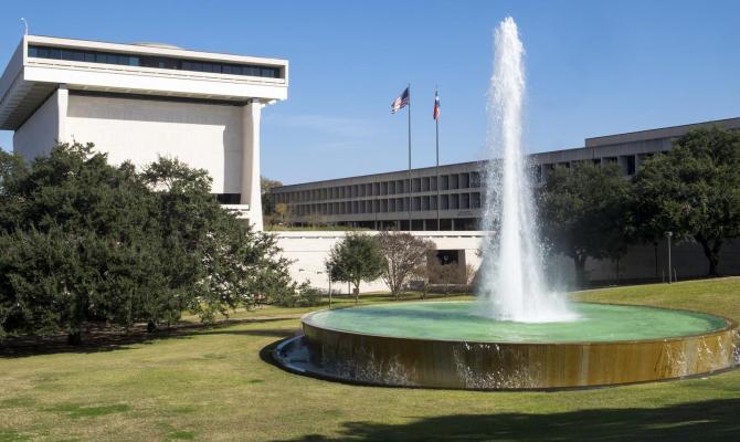 LBJ Library photo by Jay Godwin, DIG14181-030