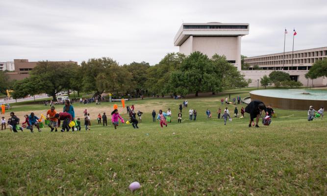 LBJ Library photo by Lauren Gerson #DIG13734-076.