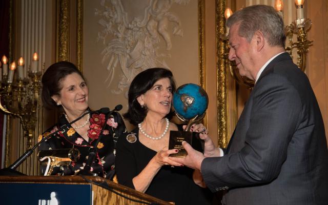 LBJ and Lady Bird's daughters, Lynda Johnson Robb and Luci Baines Johnson, present Al Gore with the 2018 Lady Bird Johnson Environmental Award.